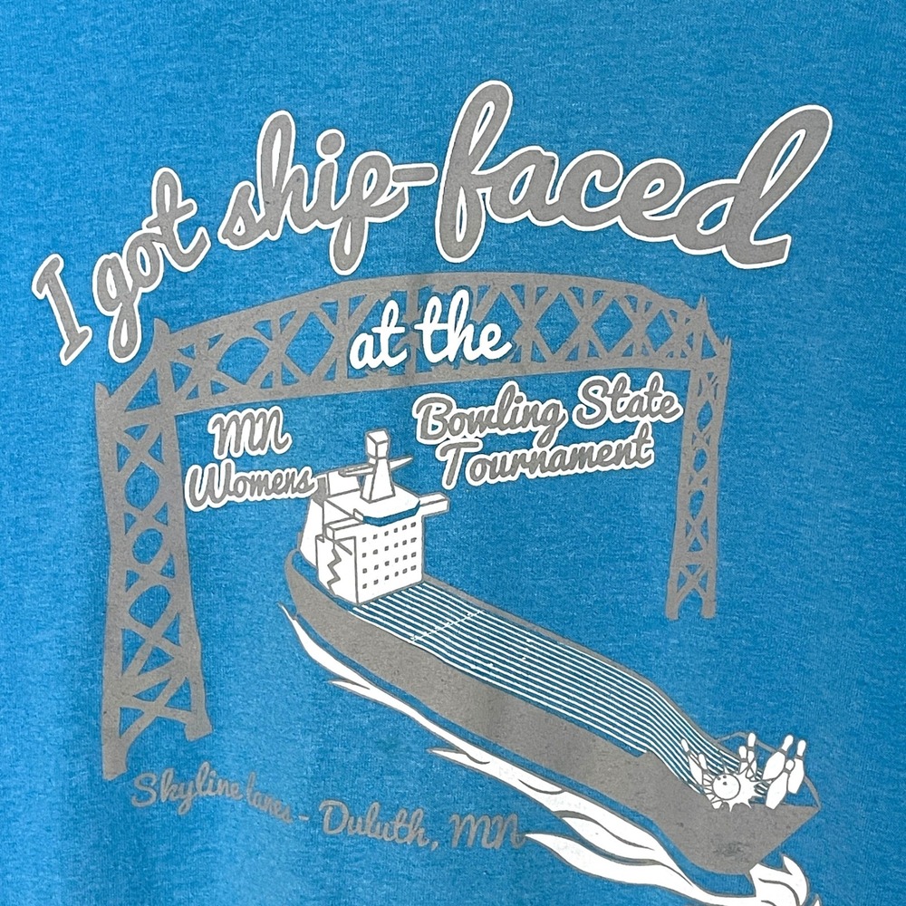 Vintage Tourist Funny Faded Bowling Tournament Ship Faced Dad Graphic T-Shirt M